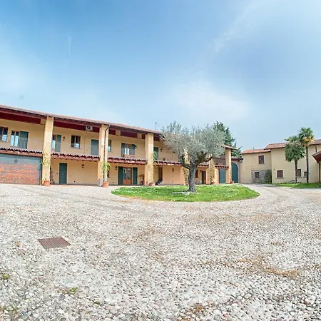Antonella Alloggio per agriturismo Iseo