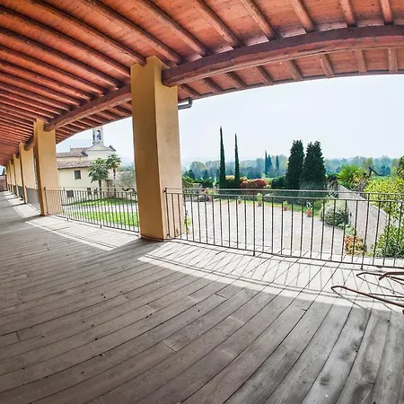 Antonella Alloggio per agriturismo Iseo